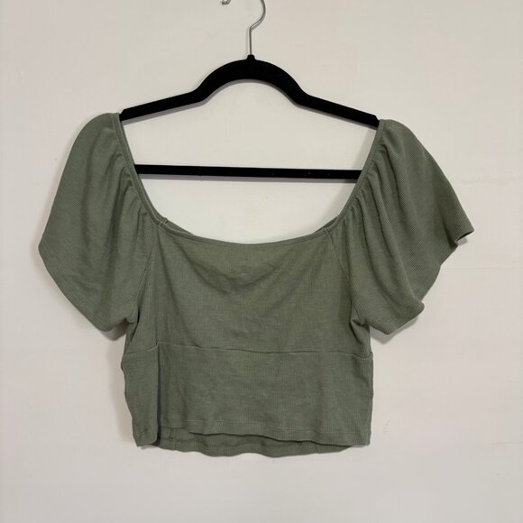 American Eagle Green Short Sleeve Off The Shoulder Top Blouse - Size Medium - Picture 2 of 9